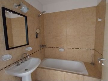Dpto. 1 Dorm. en PB   Cochera en Complejo Cerrado 
