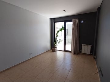 Dpto. 1 Dorm. en PB   Cochera en Complejo Cerrado 