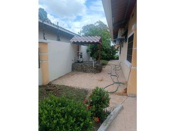 VENTA DE CASA EN DAVID  RESIDENCIAL AQUALINA COMPLETAMENTE CERCADA