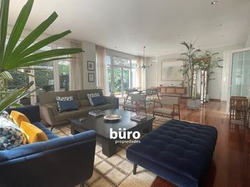 EXCLUSIVA CASA EN VENTA CON 6 DORMITORIOS EN SAN ISIDRO