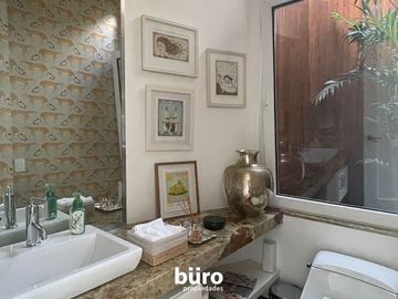 EXCLUSIVA CASA EN VENTA CON 6 DORMITORIOS EN SAN ISIDRO