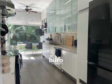 EXCLUSIVA CASA EN VENTA CON 6 DORMITORIOS EN SAN ISIDRO