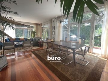 EXCLUSIVA CASA EN VENTA CON 6 DORMITORIOS EN SAN ISIDRO