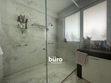 EXCLUSIVA CASA EN VENTA CON 6 DORMITORIOS EN SAN ISIDRO