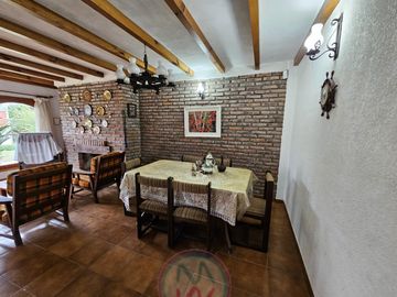 Chalet en venta de 3 dormitorios c/ cochera en Zona Sur