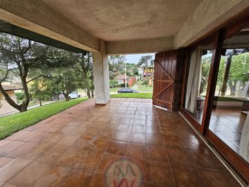 Chalet en venta de 3 dormitorios c/ cochera en Zona Sur