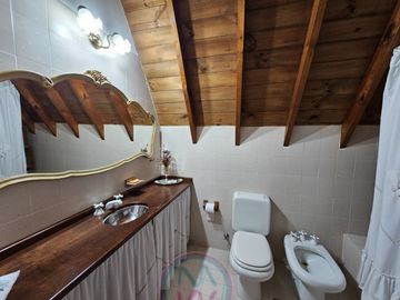 Chalet en venta de 3 dormitorios c/ cochera en Zona Sur