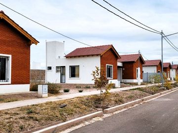 CASA EN VENTA BARRIO NATANIA 73 GUTIERREZ MAIPU