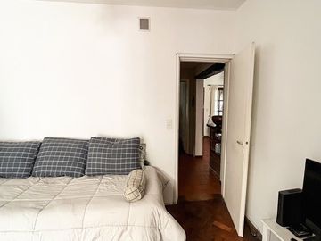 CASA EN VENTA EN PUNTA CHICA CON JARDIN Y PILETA