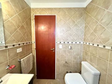 VENTA DEPTO. 2 AMB. BALCON ,TERRAZA CON 5 PARRILAS
