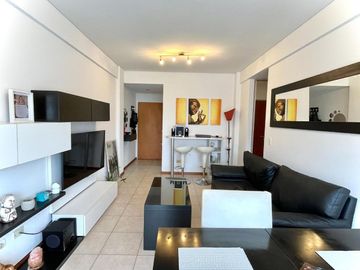 VENTA DEPTO. 2 AMB. BALCON ,TERRAZA CON 5 PARRILAS