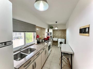 VENTA DEPTO. 2 AMB. BALCON ,TERRAZA CON 5 PARRILAS