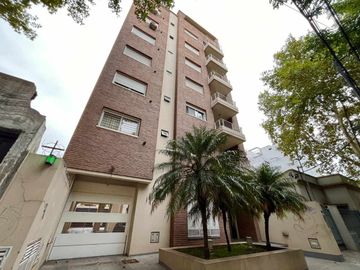 VENTA DEPTO. 2 AMB. BALCON ,TERRAZA CON 5 PARRILAS