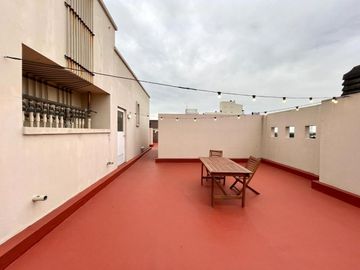 VENTA DEPTO. 2 AMB. BALCON ,TERRAZA CON 5 PARRILAS
