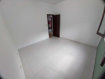 VENTA CASA 3 AMBIENTES CON PATIO - QUILMES OESTE