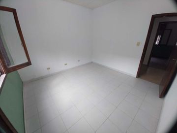 VENTA CASA 3 AMBIENTES CON PATIO - QUILMES OESTE