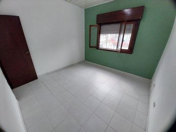 VENTA CASA 3 AMBIENTES CON PATIO - QUILMES OESTE