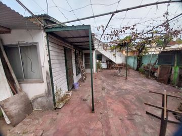 VENTA CASA 3 AMBIENTES CON PATIO - QUILMES OESTE