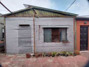 VENTA CASA 3 AMBIENTES CON PATIO - QUILMES OESTE