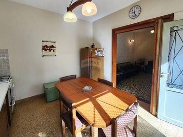 VENTA CASA 3 AMB C/PATIO EN QUILMES - APTO CREDITO