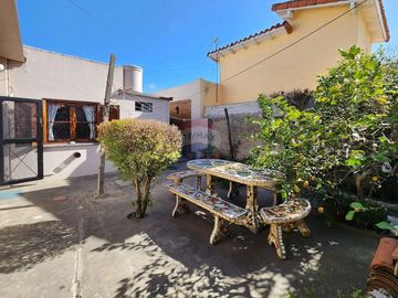 VENTA CASA 3 AMB C/PATIO EN QUILMES - APTO CREDITO