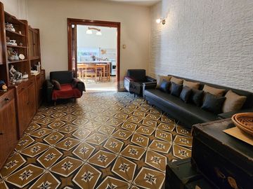 VENTA CASA 3 AMB C/PATIO EN QUILMES - APTO CREDITO