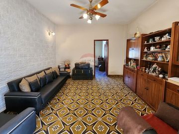 VENTA CASA 3 AMB C/PATIO EN QUILMES - APTO CREDITO