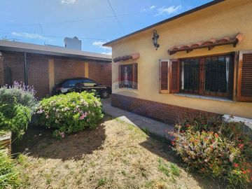 VENTA CASA 3 AMB C/PATIO EN QUILMES - APTO CREDITO