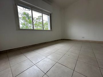 PH TIPO CASA 4 AMBIENTES Y COCHERA
