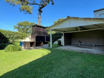 VENTA DOS CASAS 3AMB CADA UNA VILLA GESELL