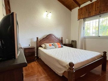 VENTA DOS CASAS 3AMB CADA UNA VILLA GESELL
