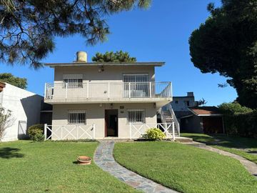 VENTA DOS CASAS 3AMB CADA UNA VILLA GESELL