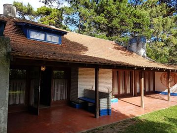 VENTA CASA RECICLAR EN LOTE COMERCIAL VILLA GESELL