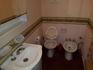 VENTA CASA RECICLAR EN LOTE COMERCIAL VILLA GESELL