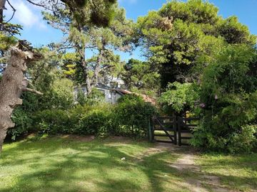 VENTA CASA RECICLAR EN LOTE COMERCIAL VILLA GESELL