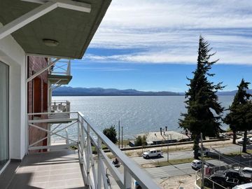 Depto 2 amb en venta céntrico con vista al lago