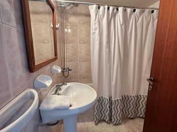 Depto 2 amb en venta céntrico con vista al lago
