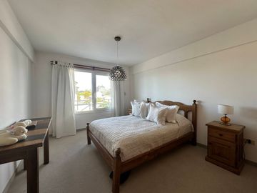 Depto 2 amb en venta céntrico con vista al lago