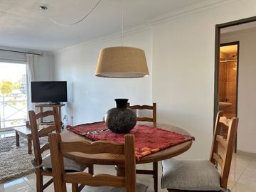 Depto 2 amb en venta céntrico con vista al lago