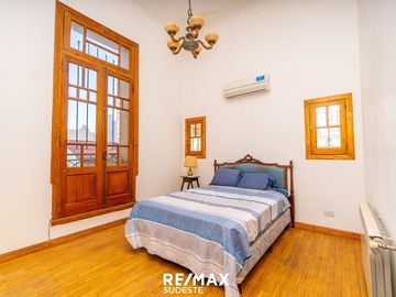 Venta casa 4 dormitorios CENTRO