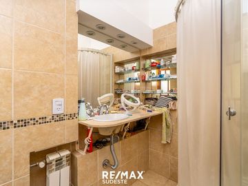 Venta casa 4 dormitorios CENTRO