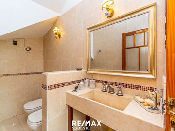 Venta casa 4 dormitorios CENTRO