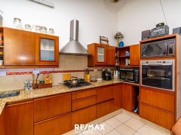 Venta casa 4 dormitorios CENTRO