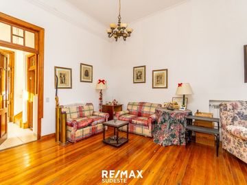 Venta casa 4 dormitorios CENTRO