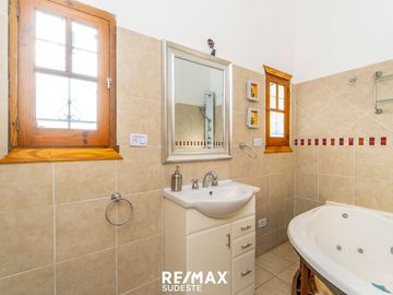 Venta casa 4 dormitorios CENTRO