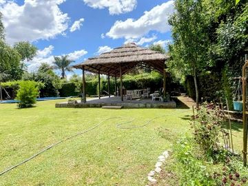 CASA QUINTA EN VENTA JOSÉ C PAZ C/PILETA, PARRILLA