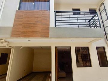 RFO Beatrice Townhomes Maligaya Park near SM Fairview Quezon City For Sale