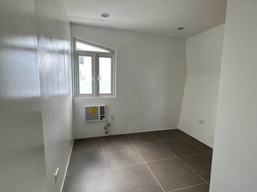 2-Storey Townhouse For Sale w/ 2 Bedrooms in Batulao Nasugbu Batangas-JV2