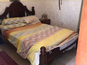 VENTA O PERMUTA - CASA 2 HABITACIONES - ZONA ORO VERDE