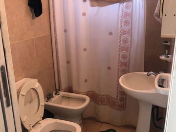 VENTA O PERMUTA - CASA 2 HABITACIONES - ZONA ORO VERDE